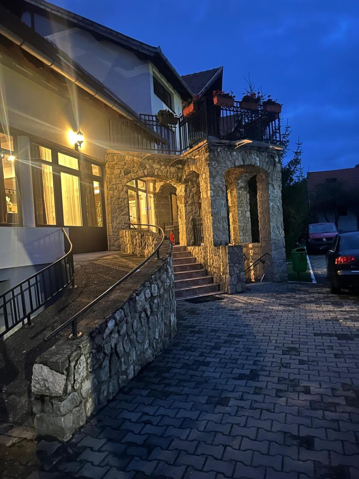 Pensiunea Casa Saxonia Rîşnov Exterior foto